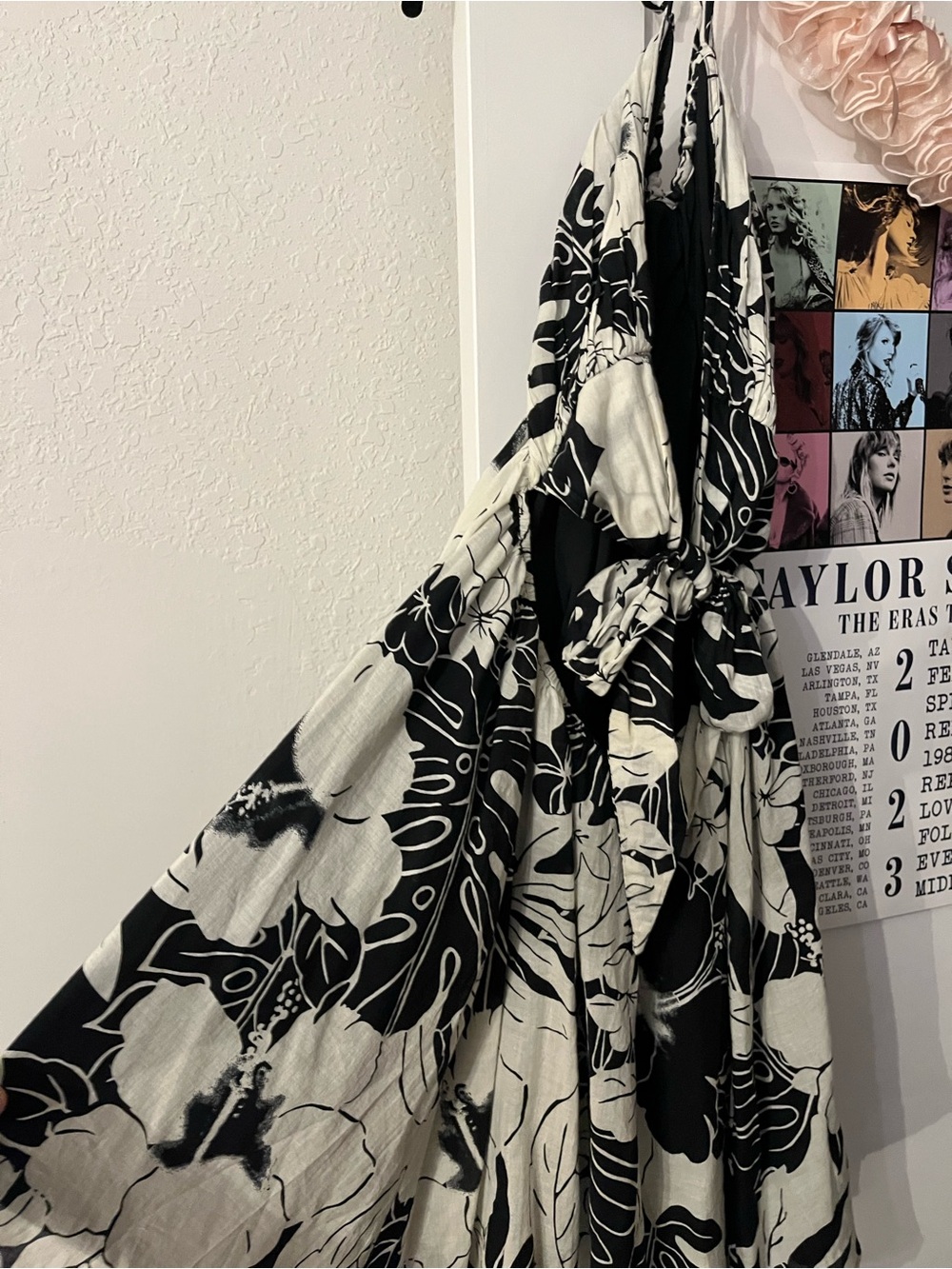 American Eagle Outfitters Black and White Floral Midi Dress